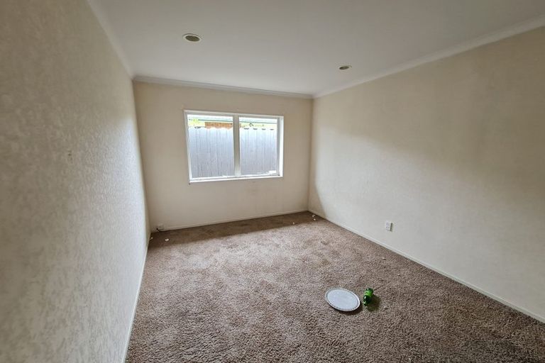 Photo of property in 27 Emmerdale Avenue, Papakura, 2110