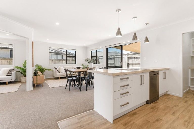 Photo of property in 15 Piata Street, Papamoa Beach, Papamoa, 3118