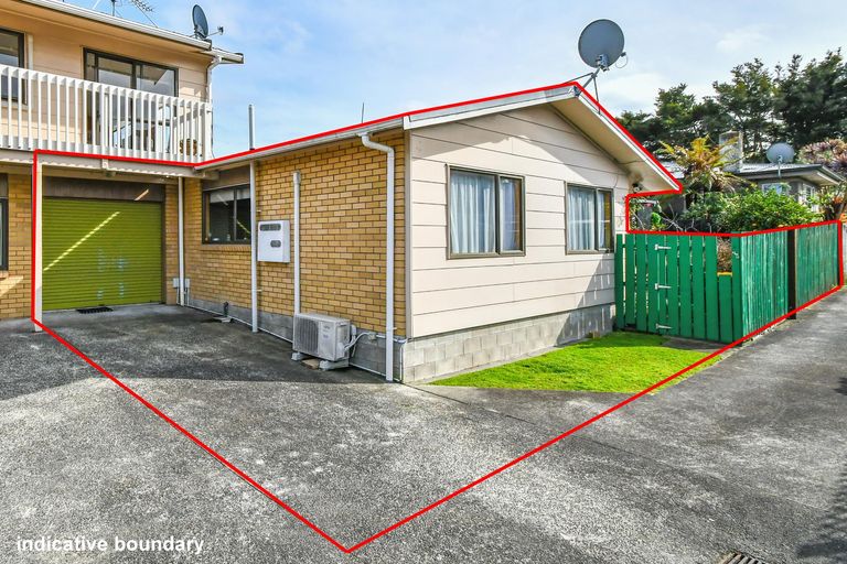 Photo of property in 2/9 Settlement Road, Papakura, 2110