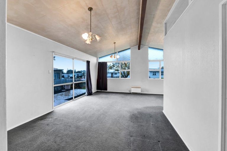 Photo of property in 13 Newbury Place, Waitara, 4320