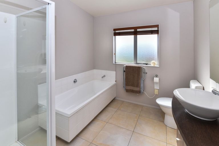 Photo of property in 39 Fergy Crescent, Wattle Downs, Auckland, 2103