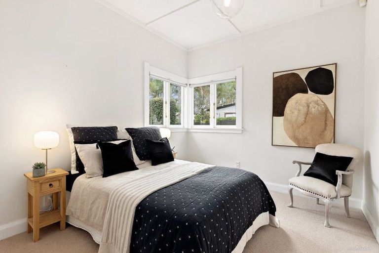 Photo of property in 20 Alberta Street, Point Chevalier, Auckland, 1022