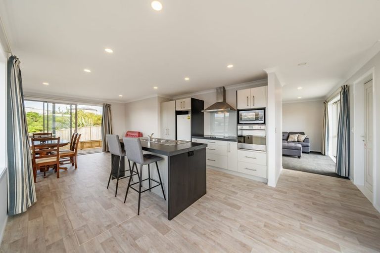 Photo of property in 103 Te Puia Drive, Aotea, Porirua, 5024