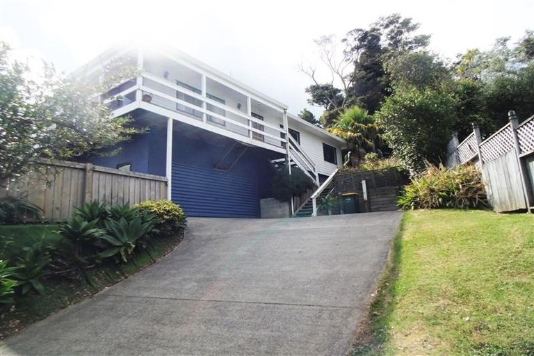 Photo of property in 10 Emery Grove, Bayview, Auckland, 0629
