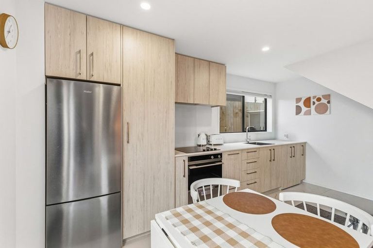 Photo of property in 2/19 Karamu Street, Te Atatu Peninsula, Auckland, 0610