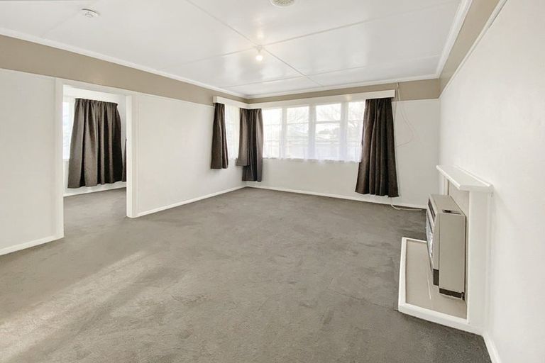 Photo of property in 660 Featherston Street, Roslyn, Palmerston North, 4414