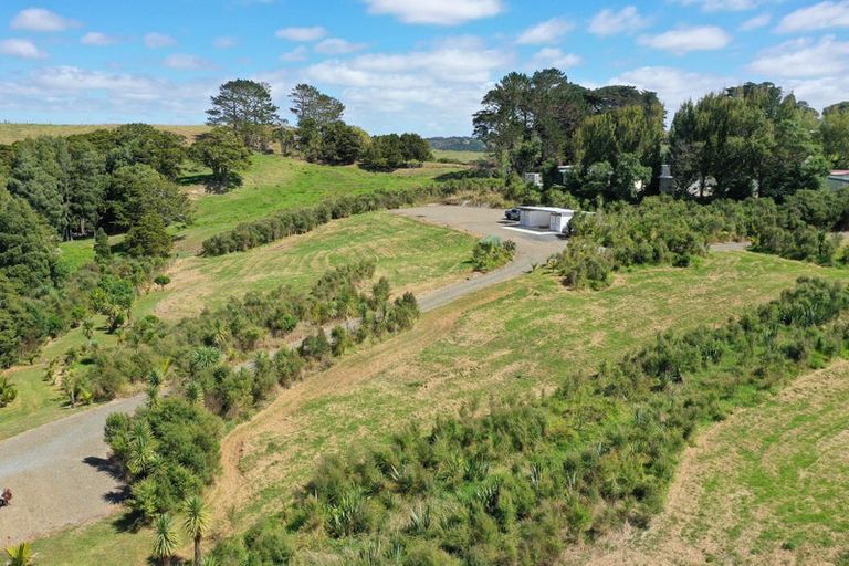 Photo of property in 147 Whaka Road, Maungaturoto, 0520