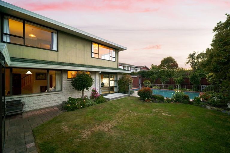 Photo of property in 287 Avonhead Road, Avonhead, Christchurch, 8042