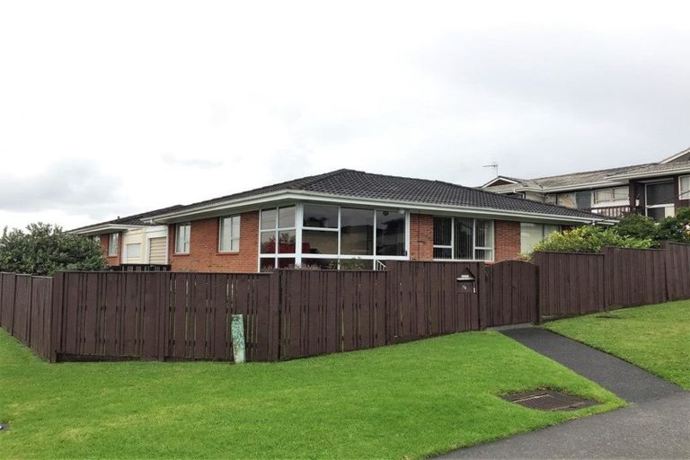 Photo of property in 1/2 Quebec Road, Milford, Auckland, 0620