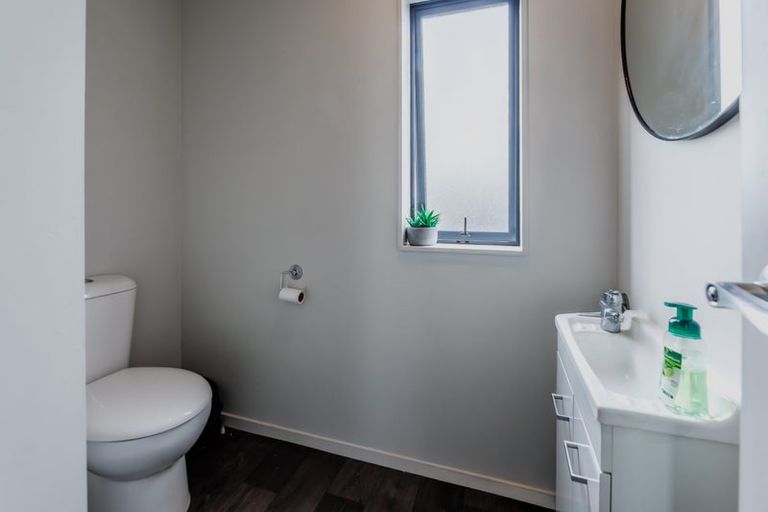 Photo of property in 85 Becker Drive, Weymouth, Auckland, 2103