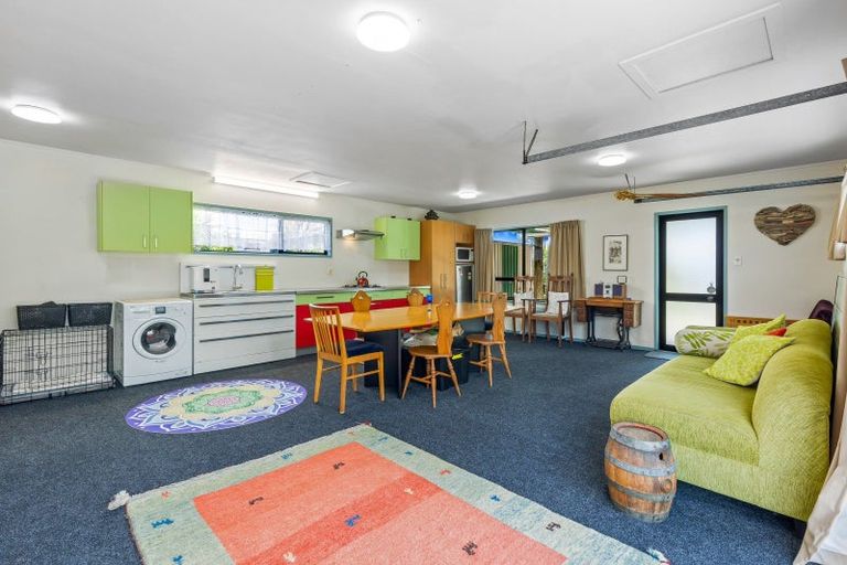 Photo of property in 38 The Terrace, Herald Island, Auckland, 0618
