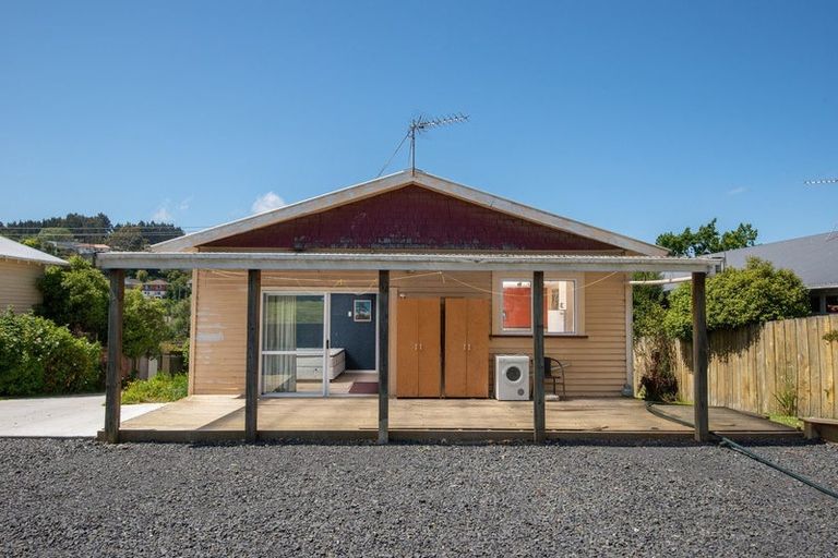 Photo of property in 12 Severn Street, Green Island, Dunedin, 9018