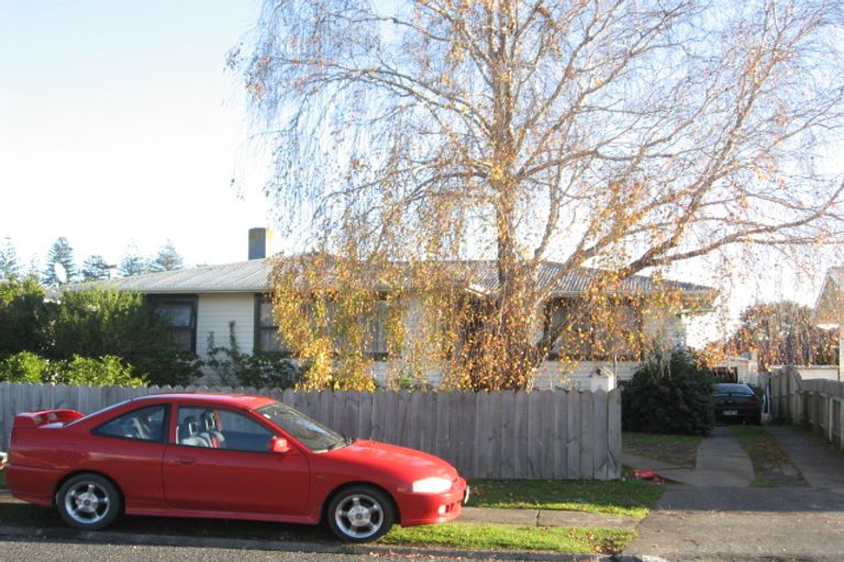 Photo of property in 8 Gainsborough Street, Manurewa, Auckland, 2102