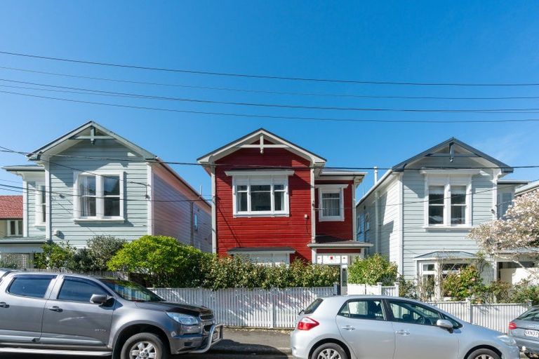 Photo of property in 10 Burnell Avenue, Thorndon, Wellington, 6011