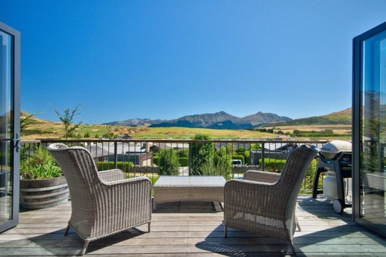 Photo of property in 33 Rannoch Drive, Jacks Point, Queenstown, 9371