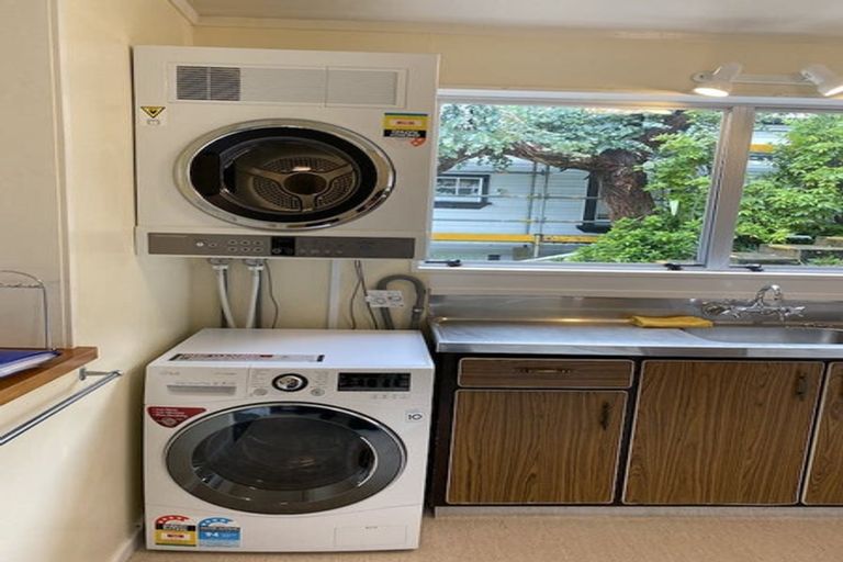 Photo of property in 12a Harland Street, Brooklyn, Wellington, 6021