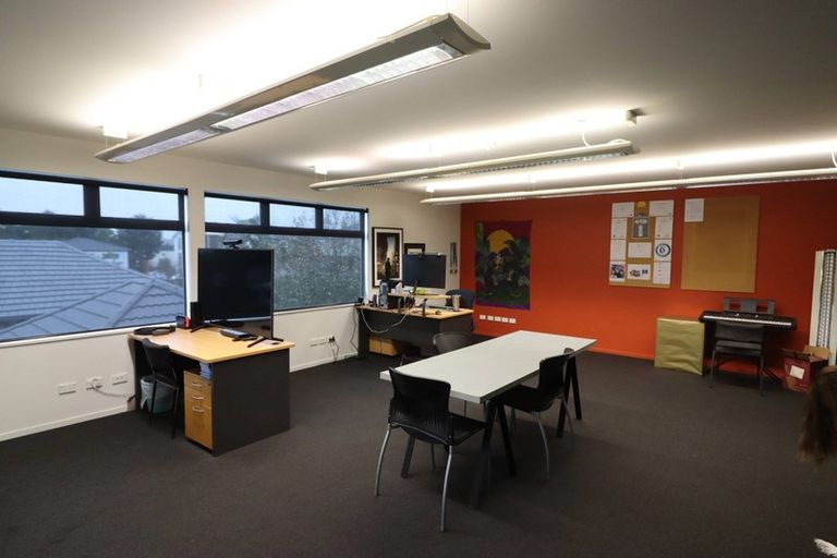 Photo of property in 1/108 Lincoln Road, Henderson, Auckland, 0610