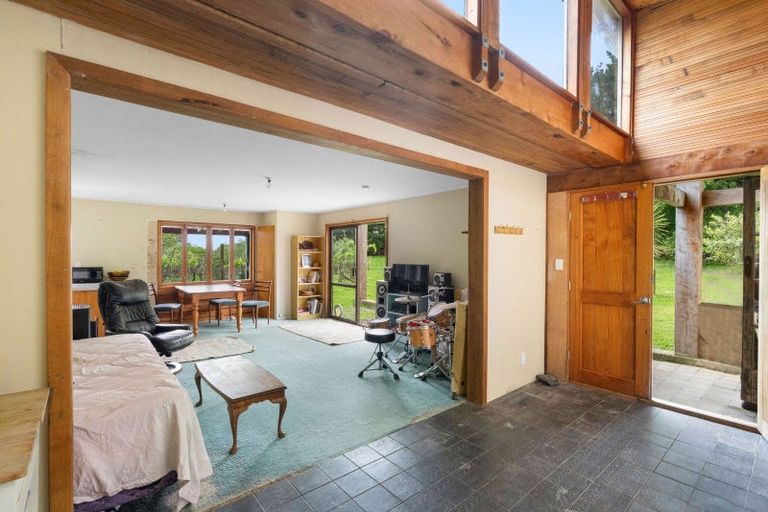 Photo of property in 302 North Manakau Road, Manakau, Levin, 5573