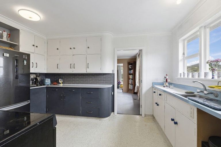 Photo of property in 25 Collier Avenue, Karori, Wellington, 6012