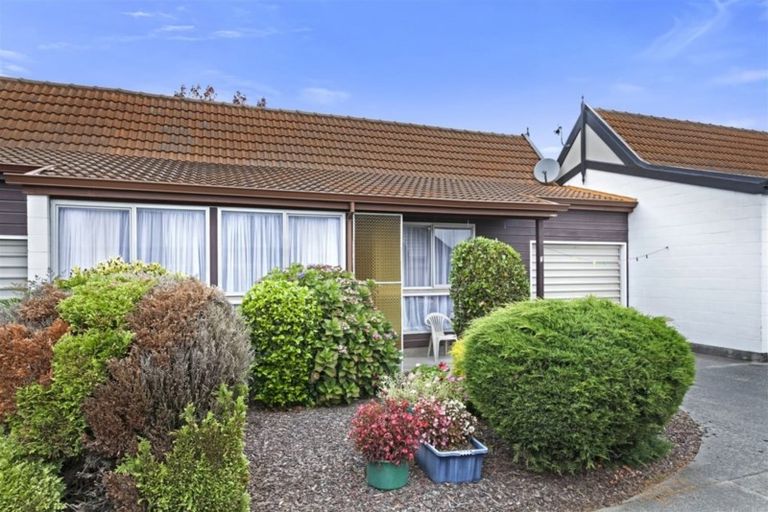 Photo of property in 2/321 Wairakei Road, Burnside, Christchurch, 8053