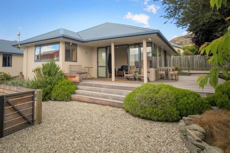 Photo of property in 115a Meadowstone Drive, Wanaka, 9305