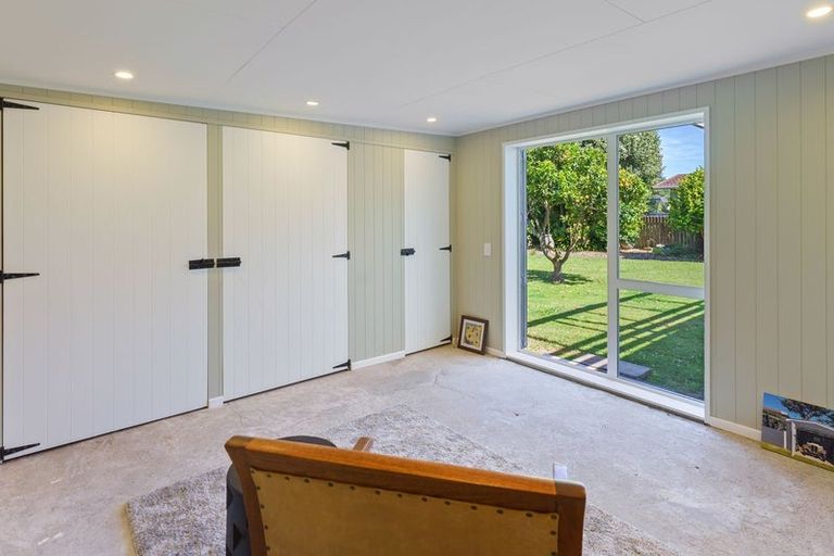 Photo of property in 16 Sunny Glen, Waikanae, 5036
