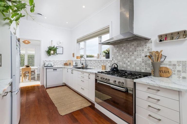 Photo of property in 15 Herbert Street, Waimate, 7924