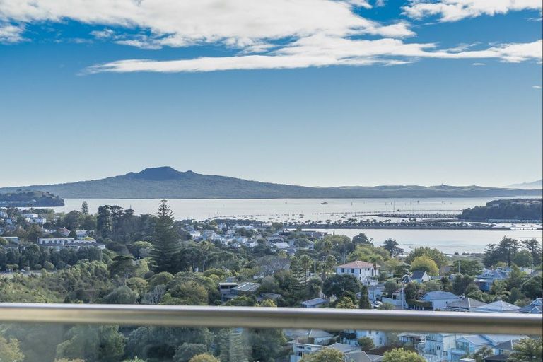 Photo of property in Oakridge Apartments, 703/10 Middleton Road, Remuera, Auckland, 1050