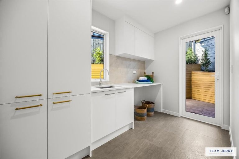 Photo of property in 4 Seawind Way, Hobsonville, Auckland, 0616