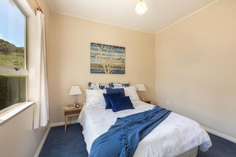Photo of property in 46 Whanake Street, Titahi Bay, Porirua, 5022