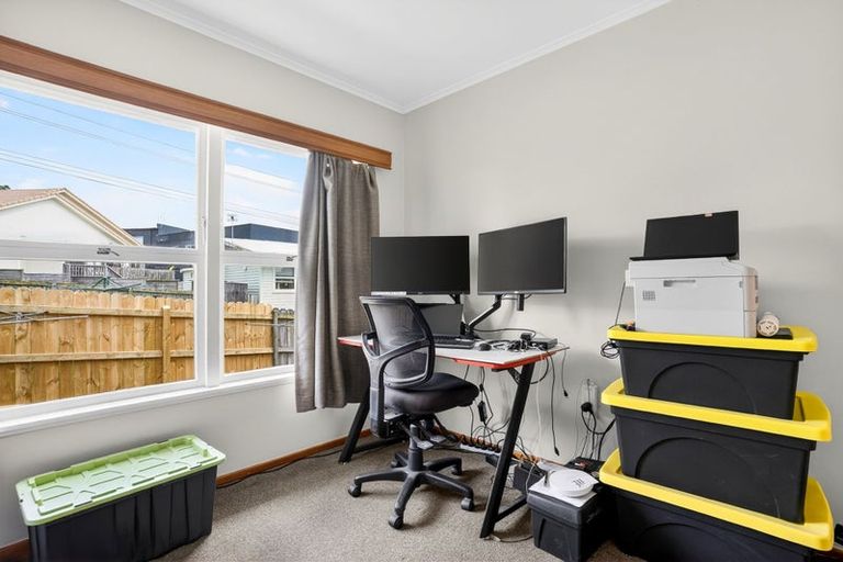 Photo of property in 2/497 Beach Road, Murrays Bay, Auckland, 0630