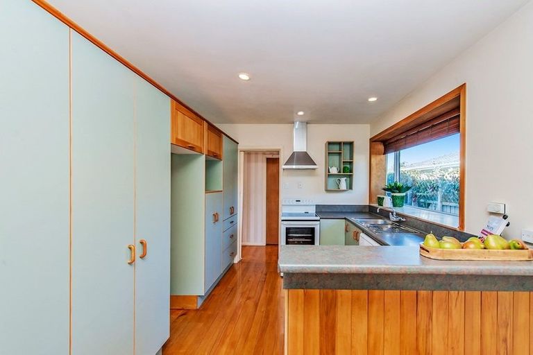 Photo of property in 64 Carruthers Street, Ilam, Christchurch, 8041