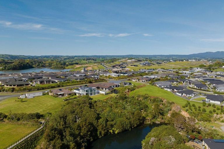 Photo of property in 51 Lynley Park Drive, Omokoroa, 3114