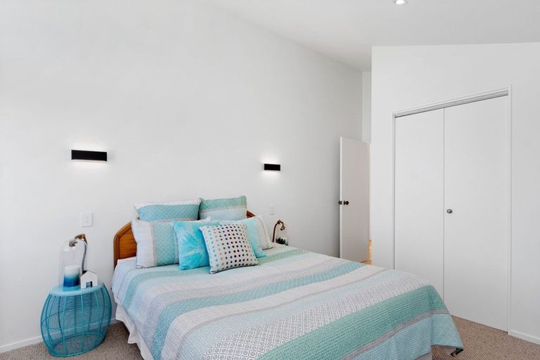 Photo of property in 112 Karewa Parade, Papamoa Beach, Papamoa, 3118