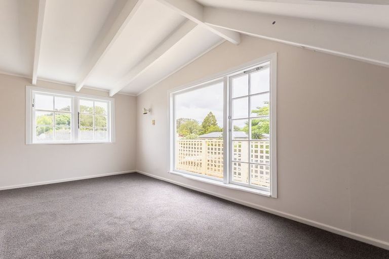 Photo of property in 10 Domain Road, Otaki, 5512