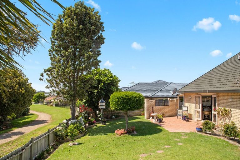 Photo of property in 67 Elsie Drive, Waiuku, 2123