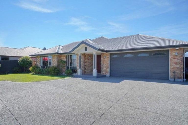 Photo of property in 10 Tawa Place, Parklands, Christchurch, 8083