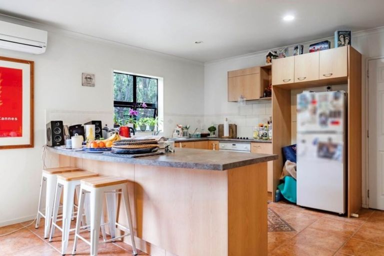 Photo of property in 3a Seacrest Drive, West Harbour, Auckland, 0618