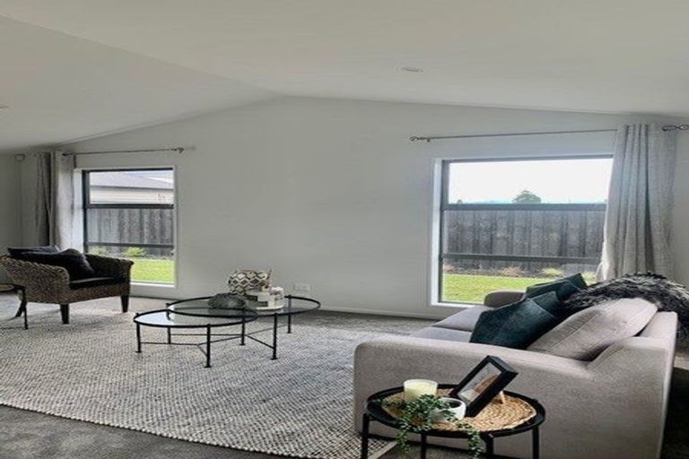 Photo of property in 10 Mccahon Drive, Rangiora, 7400