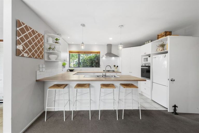 Photo of property in 9 Gwen Place, Redwood, Christchurch, 8051