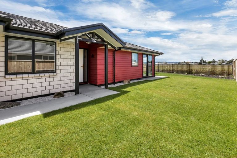 Photo of property in 24 Powhaitere Road, One Tree Point, 0118