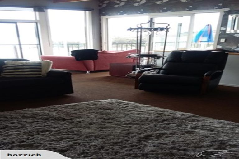 Photo of property in 21 Bayview Road, Charteris Bay, Lyttelton, 8971