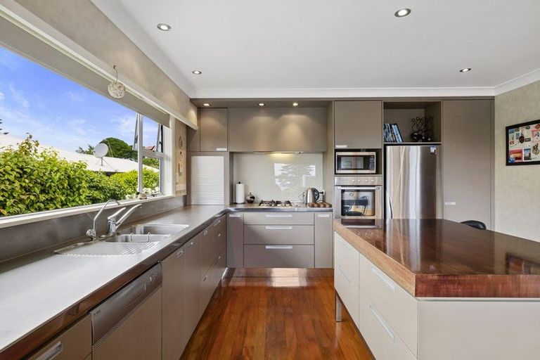 Photo of property in 410 Devon Street West, Lynmouth, New Plymouth, 4310