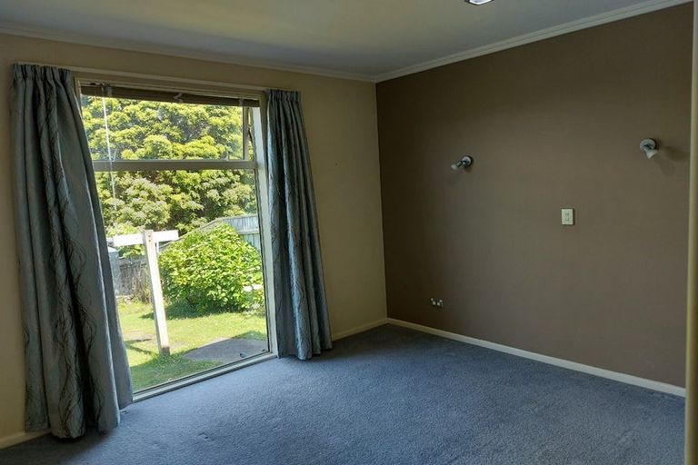 Photo of property in 13 Colin Guppy Crescent, Riverstone Terraces, Upper Hutt, 5018