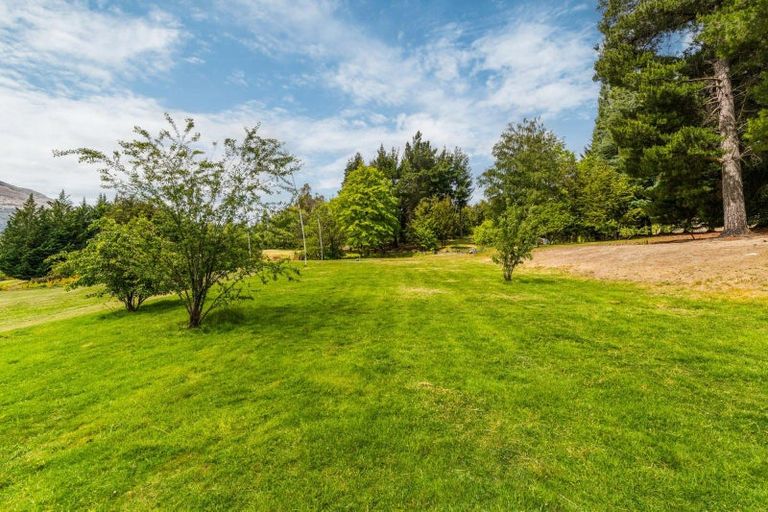 Photo of property in 60 Dalefield Road, Dalefield, Queenstown, 9371