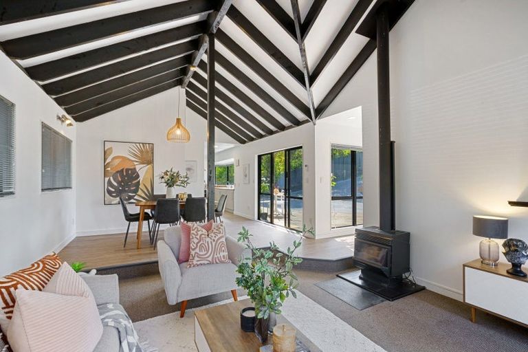 Photo of property in 18 Makora Road, Otaihanga, Paraparaumu, 5036