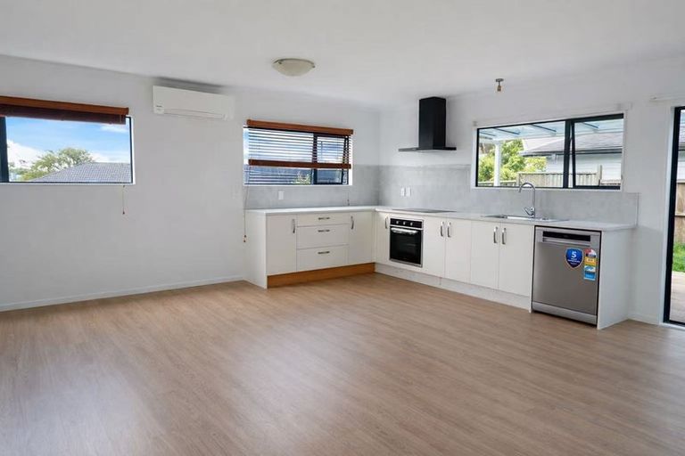 Photo of property in 49 Glen Marine Parade, Glendene, Auckland, 0602