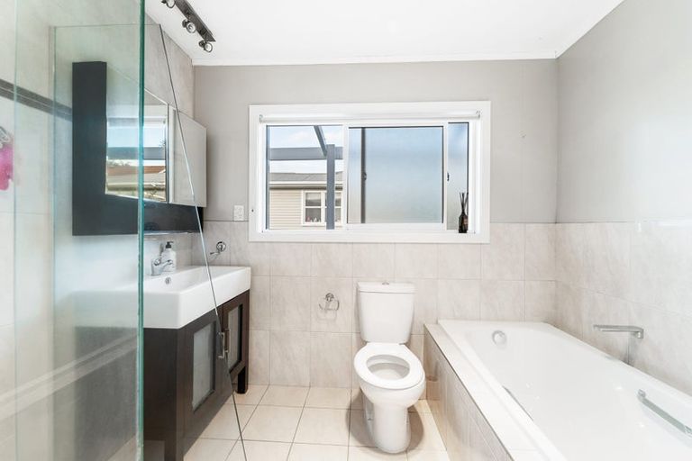 Photo of property in 56 Beulah Avenue, Rothesay Bay, Auckland, 0630