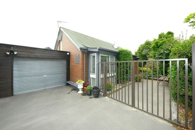 Photo of property in 2/74 Innes Road, St Albans, Christchurch, 8052