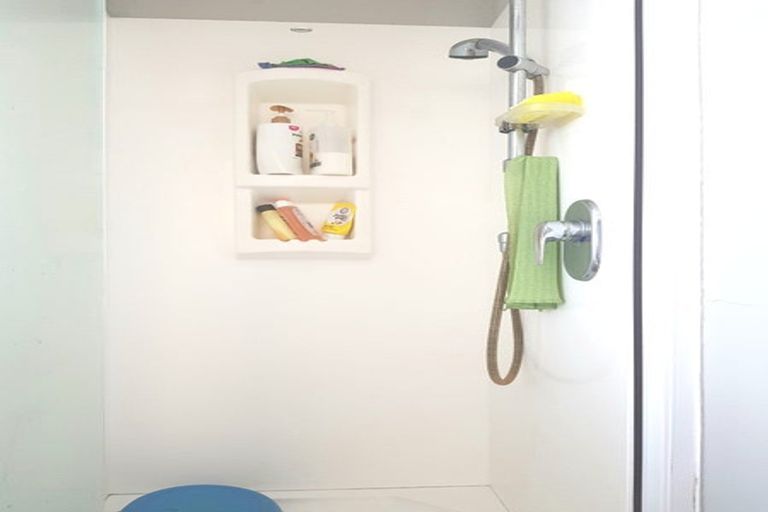 Photo of property in 228 Forrest Hill Road, Forrest Hill, Auckland, 0620